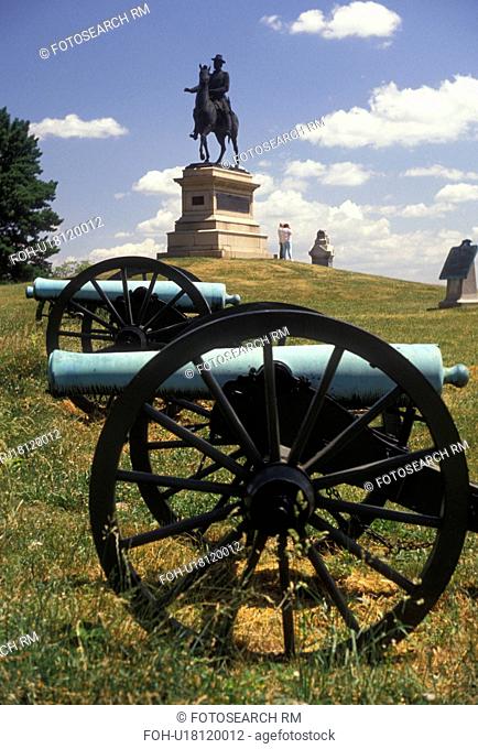 Gettysburg, battlefield, battle, cannons, battery, Gettysburg Military Park, Pennsylvania, Cannons and monuments displayed at East Cemetery Hill a battlefield...
