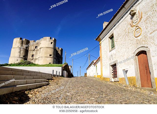 castillo renacentista y casa de Joaquim Antonio Saramago, Evoramonte ( concejo de Estremoz), Alentejo, Portugal