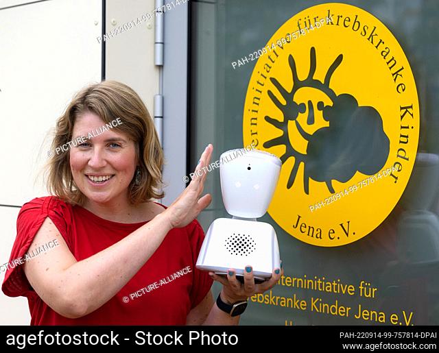 14 September 2022, Thuringia, Jena: Mireille Le Lièvre, a curative teacher at the Parents' Initiative for Children with Cancer in Jena