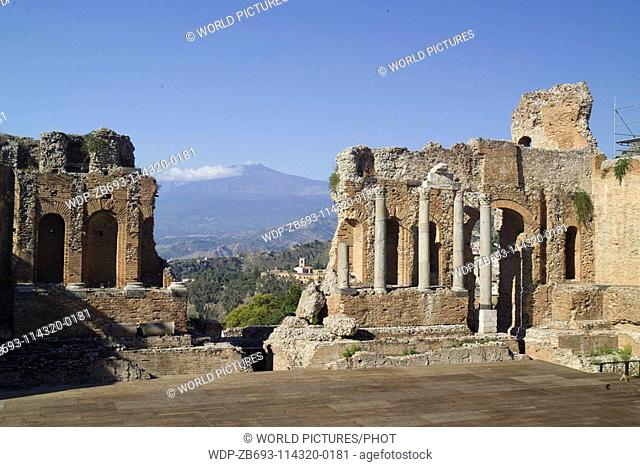 Greek Theatre Taormina Sicily Date: 28 05 2008 Ref: ZB693-114320-0181 COMPULSORY CREDIT: World Pictures/Photoshot
