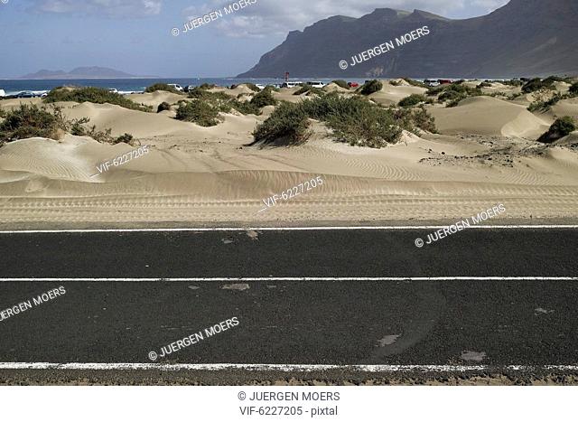 04.03.2017, Spain, Lanzarote:emty sandy street Place beach Free space . - L, Spain, 04/03/2017
