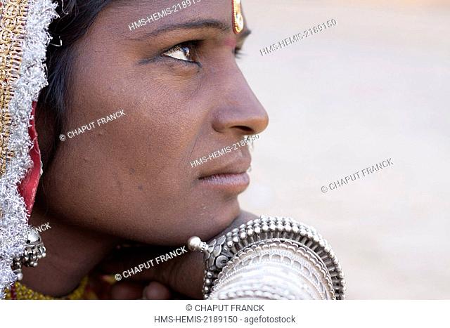 India, Rajasthan State, Jaisalmer, portrait of an Indian woman