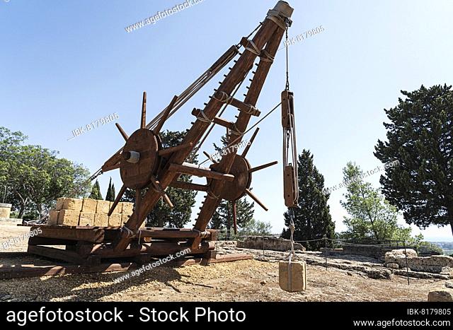 Historical crane, replica, Valley of the Temples, Agrigento, Sicily, Italy, Europe