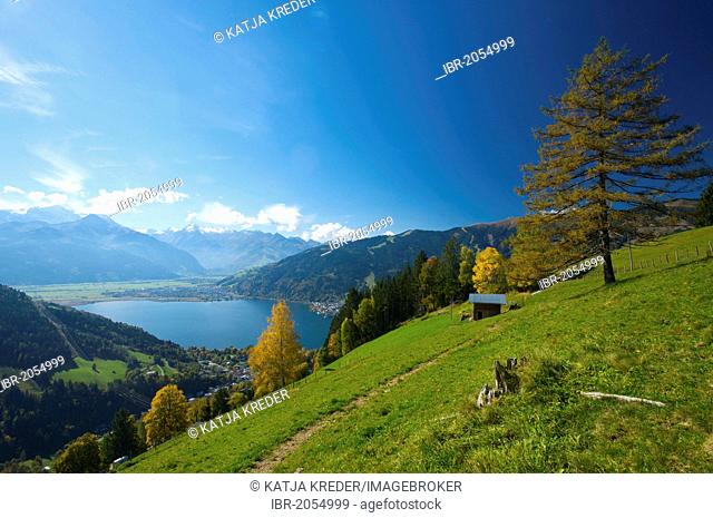 Lake Zell, view of Thumersbach, Schuettdorf and Hohe Tauern mountain range, Pinzgau region, Salzburger Land, Austria, Europe