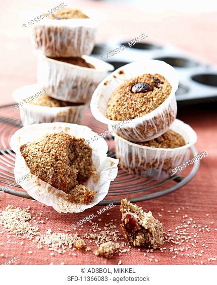 Wholemeal nut muffins with cranberries