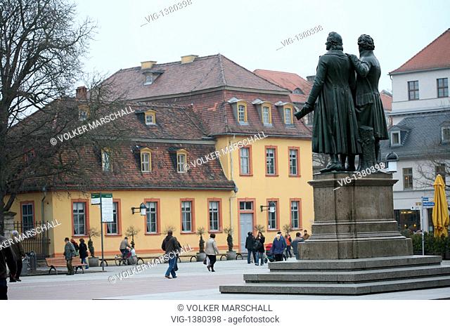 GERMANY, WEIMAR, 05.03.2009, Statue von Goethe und Schiller | Statue of Goethe and Schiller - WEIMAR, THURINGIA, GERMANY, 05/03/2009