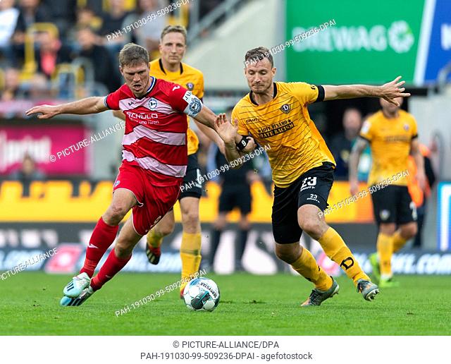 26 October 2019, Saxony, Dresden: Soccer: 2nd Bundesliga, SG Dynamo Dresden - DSC Arminia Bielefeld, 11th matchday, in the Rudolf Harbig Stadium