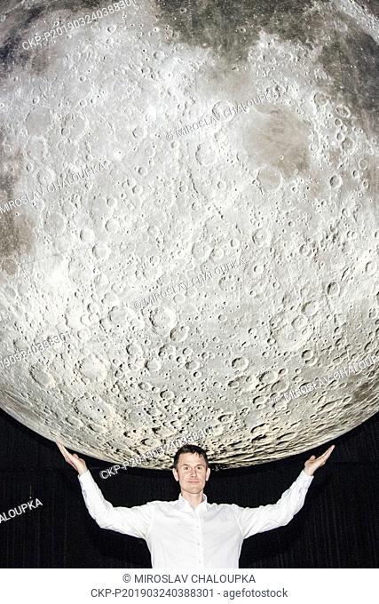 An exact giant model of the Moon, which was previously admired by three million people at 50 presentations all over the world