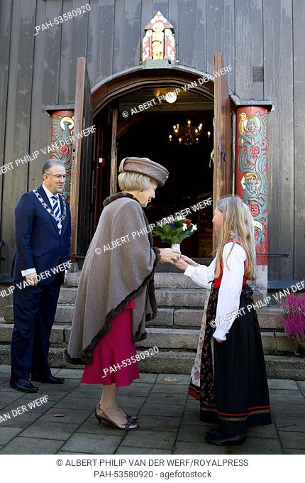 Dutch Princess Beatrix (C) opens the 90th Christmas market in the Norwegian Church in Rotterdam, 13 November 2014. Norwegian products are sold at the annual...
