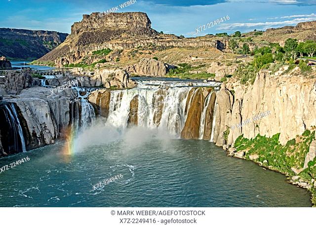 Twin Falls, Shoshone Falls on the Snake River in the Snake River Canyon near the city of Twin Falls in southern Idaho