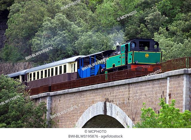 steam engine, Train a vapeur des Cevennes, on a railway bridge, France, Cévennes, Languedoc-Roussillon, St-Jean-du-Gard