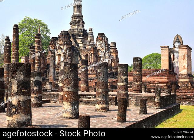 Sukhothai Historical Park, Wat Mahathat (13-14th century). Thailand