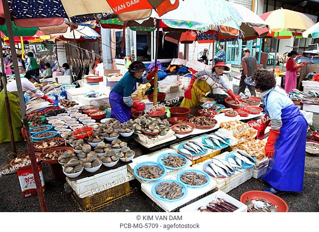 The famous fish market of the harbour city of Busan in the south of the Republic of South Korea