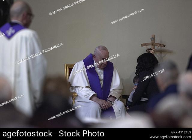 Rome, Italy, 17 March 2023. Pope Francis confesses the faithful during the Lenten prayer ""24 hours for the Lord"" in the parish of Santa Maria delle Grazie al...