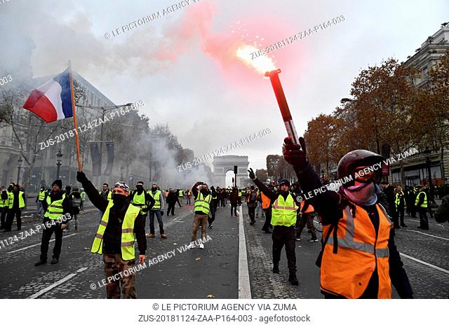 November 24, 2018 - Paris, Ile-de-France (region, France - Clashes on the Champs-Elysees during the demonstration of the Yellow Vests in Paris