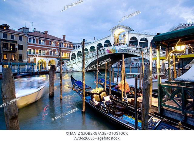 Canal Grande. The Ponte (bridge) di Rialto. Venice. Italy
