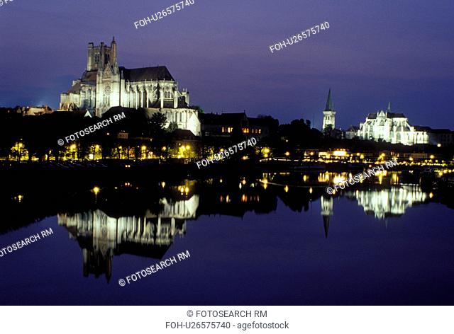 Auxerre, Burgundy, Bourgogne, France, Yonne, Europe, wine region, Cathedral St. Etienne and the city of Auxerre reflect in the calm waters of the Yonne River in...