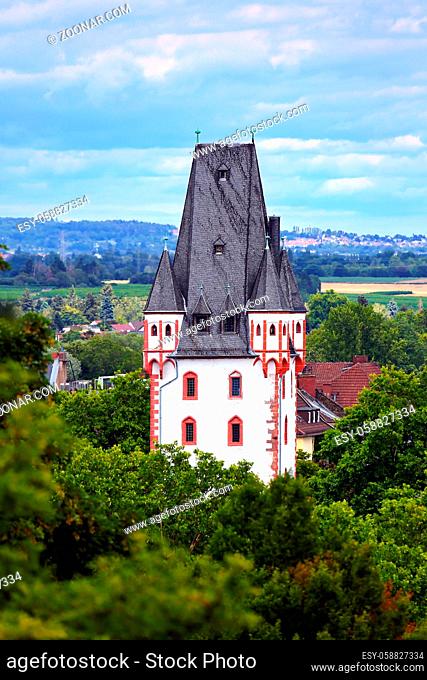 Mainz ist eine Stadt in Rheinland-Pfalz mit vielen historischen Sehenswürdigkeiten