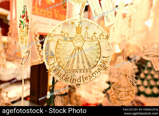 01 December 2023, Bavaria, Nuremberg: Arts and crafts at the Nuremberg Christmas Market. The Christmas market was officially opened today
