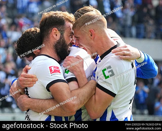 20 May 2023, Berlin: Soccer: Bundesliga, Hertha BSC - VfL Bochum, Matchday 33, Olympiastadion, Hertha's Lucas Tousart (l) celebrates his goal for 1:0 with...