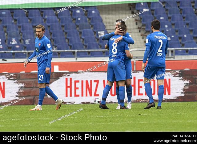 final jubilation Heidenheim, Konstantin KERSCHBAUMER (HDH), Andreas GEIPL (HDH), Marnon BUSCH (HDH), jubilation, cheering, joy, cheers, football 2