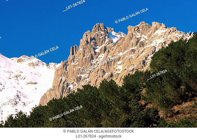 Galayos peaks in 'Sierra de Gredos'. Avila province. Castilla y Leon. Spain