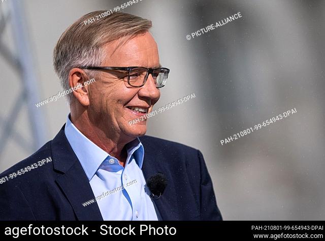 01 August 2021, Berlin: Dietmar Bartsch, top candidate of the Left Party, speaks at the ARD summer interview on the terrace of the Marie-Elisabeth-Lüders-Haus
