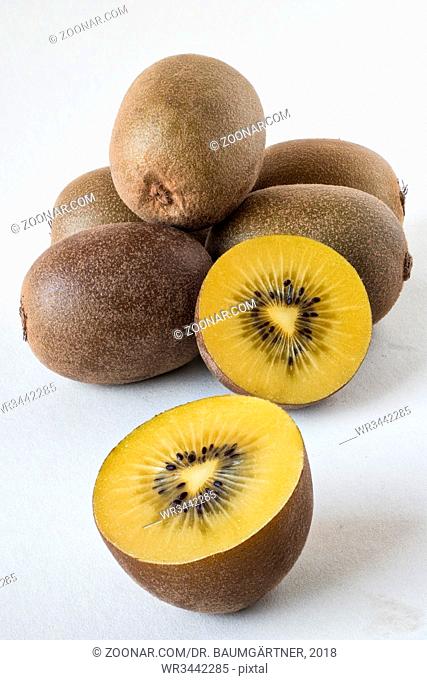 Kiwifrüchte mit gelbem Fruchtfleisch. Yellow Kiwifruits
