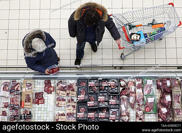 RUSSIA, NOVOSIBIRSK - DECEMBER 16, 2023: Meat is on sale in an Auchan hypermarket. Kirill Kukhmar/TASS