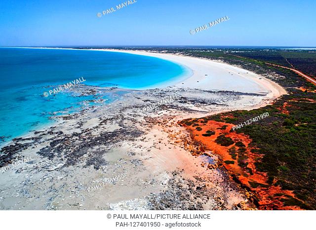 Aerial view of sandy beach from Gantheaume Point, Broome, West Kimberley, Western Australia | usage worldwide. - Broome/Western Australia/Australia
