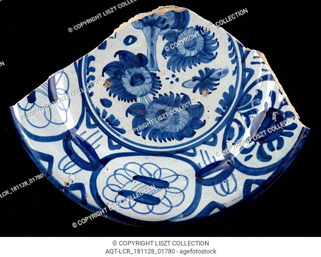 Fragment majolica dish, blue on white, Chinese decor, vase with sunflowers, dish tableware holder soil find ceramics pottery glaze