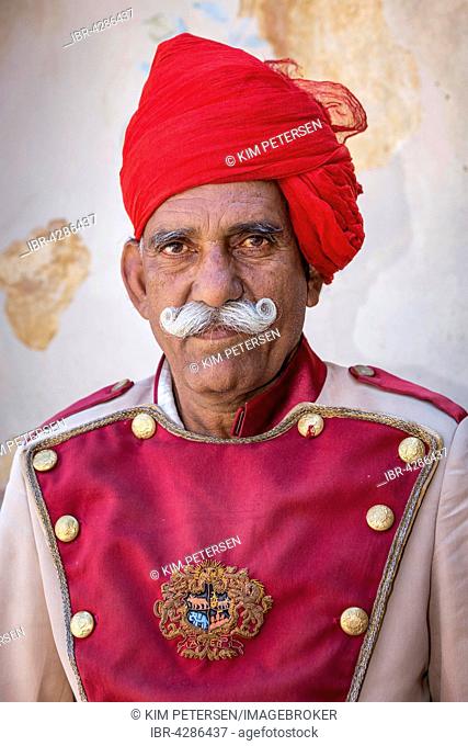 Elderly Rajasthan man, Rajasthani with beard, Portrait, Amber Fort, Rajasthan, India