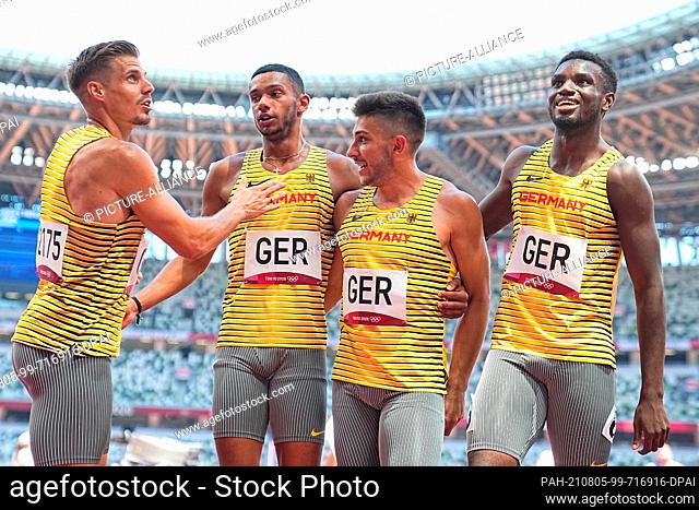 05 August 2021, Japan, Tokio: Athletics: Olympics, men, 4 x 100 m, preliminary heat at the Olympic Stadium. The relay team from Germany (Julian Reus