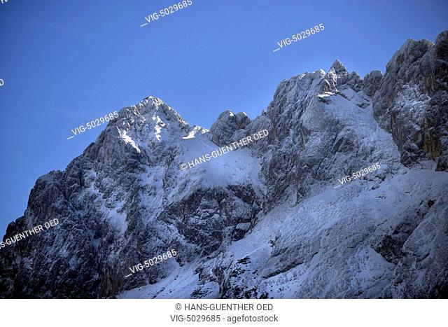 24.10.2014, Alps, GER, Germany, the Alps near Grainau/Garmisch-Partenkirchen, to the left the mountain Grosser Waxenstein with the first snow -...