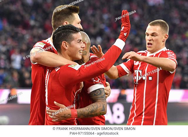 goaljubel Arturo VIDAL (Mitte, FC Bayern Munich) after goal zum 1-0 with James RODRIGUEZ (FC Bayern Munich), Niklas SUELE (FC Bayern Munich) und Joshua KIMMICH...