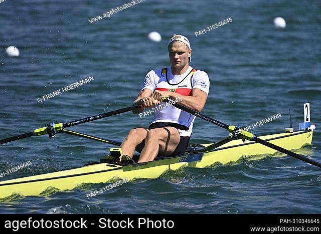 Oliver ZEIDLER (GER), action, one of the men, men's single sculls, rowing, rowing, rowing regatta facility, Olympic Ragatta Center