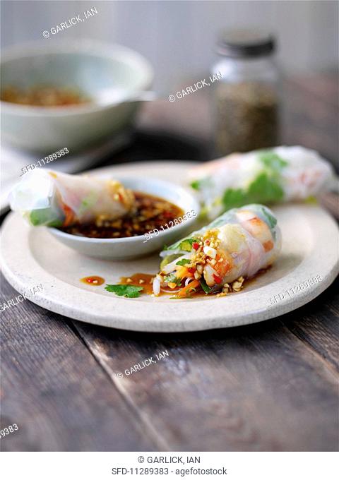 Rice paper rolls filled with prawns and vegetables