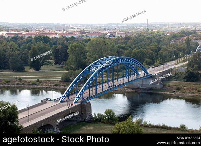 Germany, Saxony-Anhalt, Magdeburg, view of Sternbrücke and Elbe