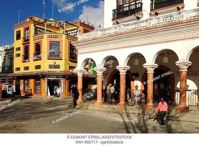 historic Plaza Mayor, Zolaco, in the colonial oldtown of San Cristobal de las Casas, Chiapas, Mexico, Central America