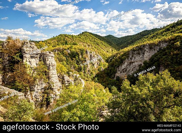 Greece, Epirus, Vikos Gorge in Vikos-Aoos National Park