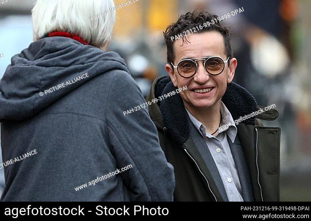 16 December 2023, Bremen: Masha Gessen (r), publicist from the USA, attends the presentation of the Hannah Arendt Prize in event room F61