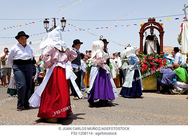 Rondalla y traje típico campesino  Festividad Santo Domingo de Guzman  Pueblo Tetir  Isla Fuerteventura  Provincia Las Palmas  Islas Canarias  España