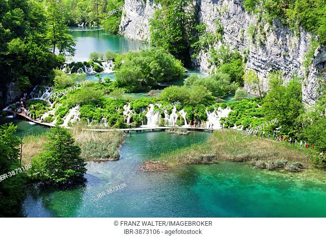 The lower lakes, Gavanovac Lake and Milanovac Lake, Plitvice Lakes National Park, UNESCO World Heritage Site, Croatia