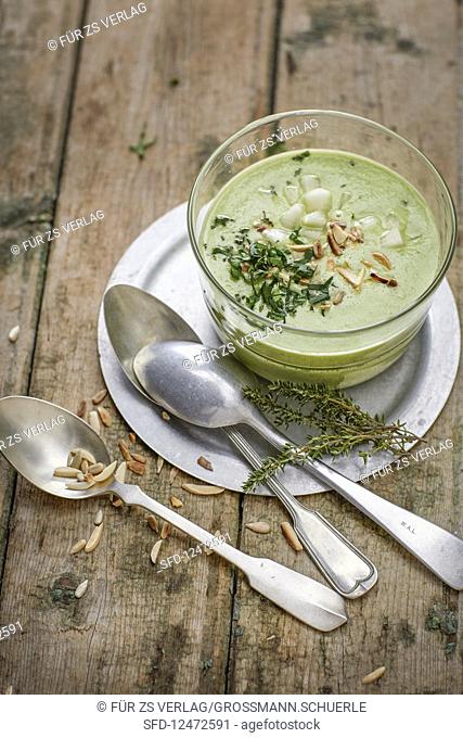Cold melon and herb soup (vegan)