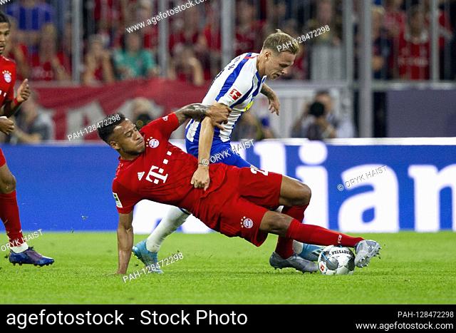 Corentin TOLISSO (# 24, M) in duels with Ondrej DUDA (# 10, B). Soccer, FC Bayern Munich (M) - Hertha BSC Berlin (B) 2: 2, Bundesliga, 1st matchday