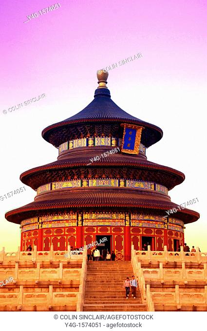Temple of Heaven, Beijing, with tourists