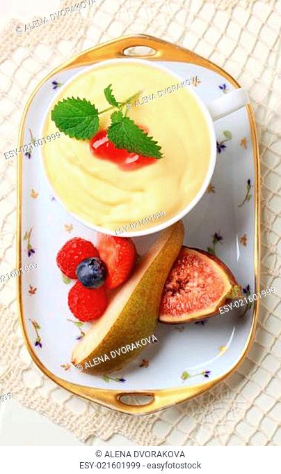 Fruit curd and fresh fruit