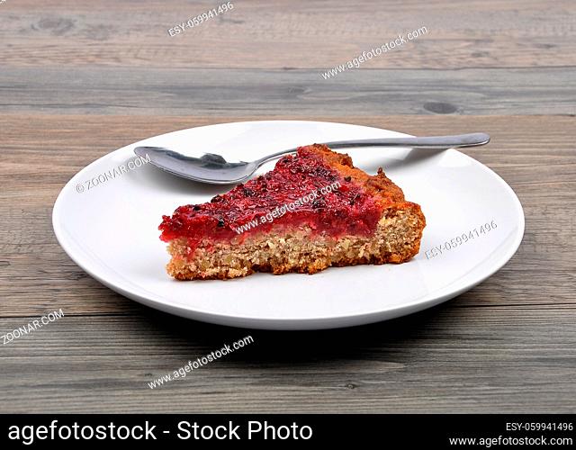 Johannisbeerkuchen auf Holz - Red currant cake on wood