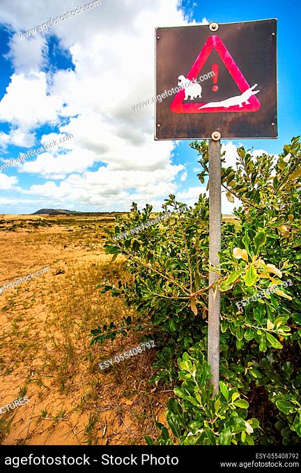 predator, warning sign, national park, iSimangaliso Wetland Park