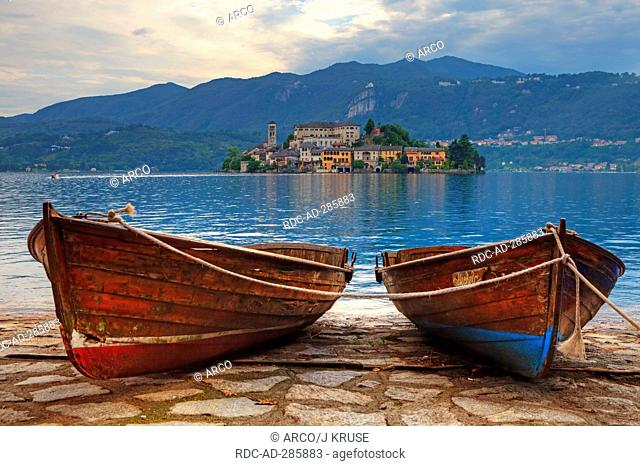 Isola San Giulio, Orta San Giulio, Lake Orta, province of Novara, Piedmont, Italy / Lago d\'Orta
